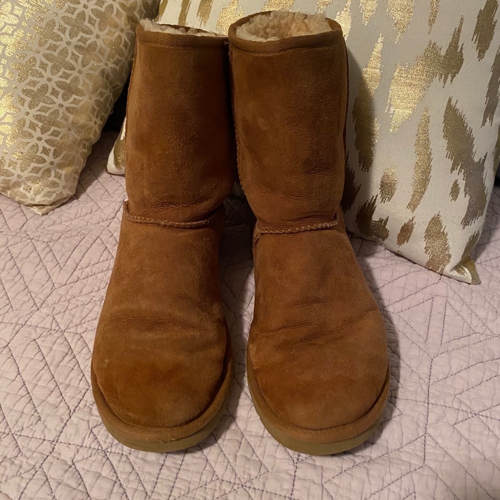 Brown Short Ugg Boots size 8